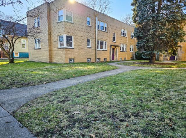Building Photo - 2 bedroom in Riverside IL 60546