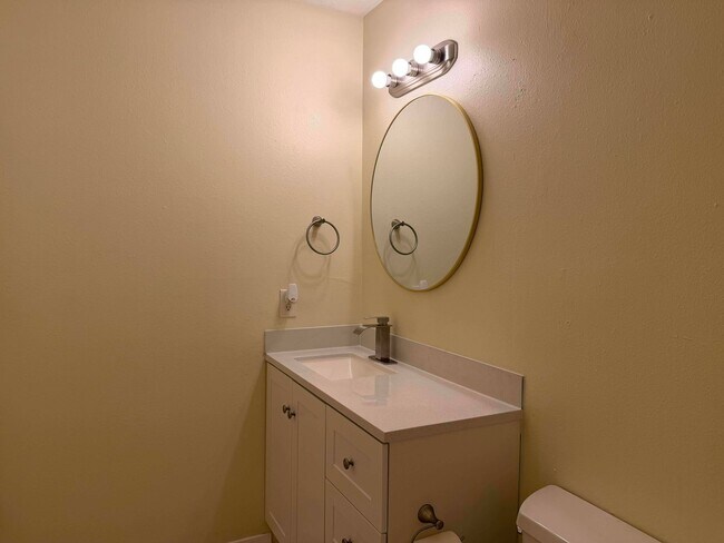 Building Photo - 18403 Willow Moss Dr