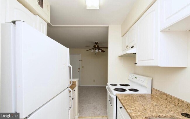 Building Photo - 5911 Prince James Dr