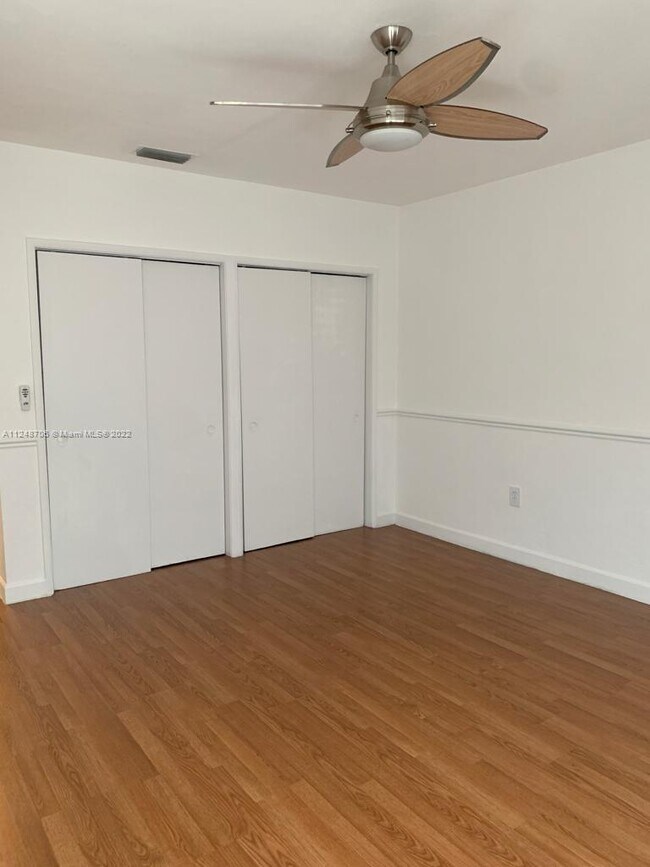 Building Photo - 1001 Surfside Blvd