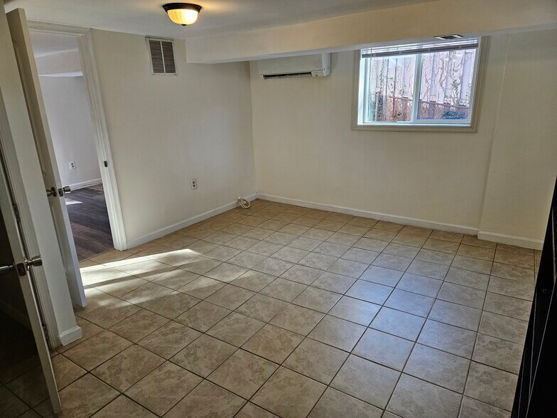 Building Photo - 2030 N Cleveland St