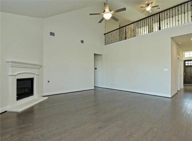Building Photo - 2401 Centennial Loop