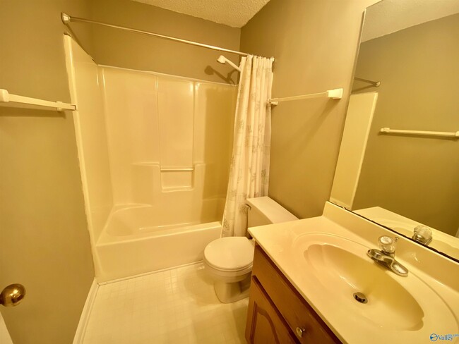 Building Photo - 218 Marlboro Way