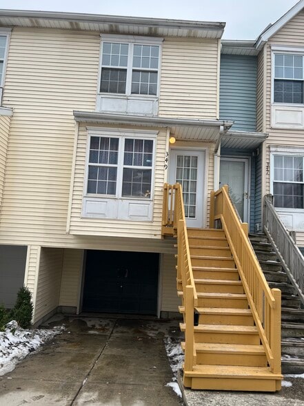 Building Photo - 349 Connecticut St