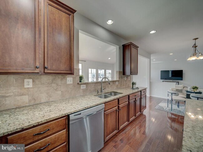 Building Photo - 43320 Barnstead Dr