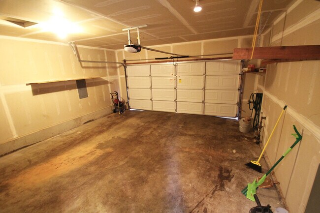 Building Photo - Cai Duplex - Lynnwood