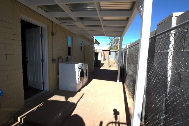 Building Photo - Completely Remodeled Duplex