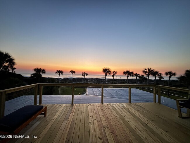 Building Photo - 2337 Seminole Rd