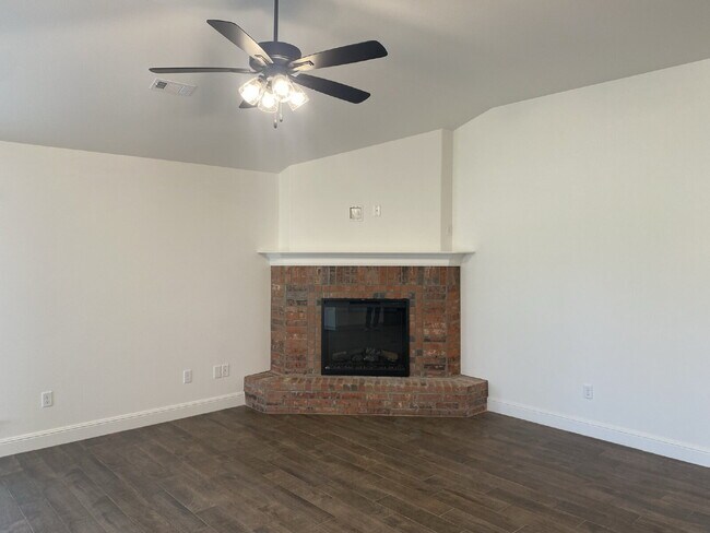Building Photo - 2414 Graham Ln
