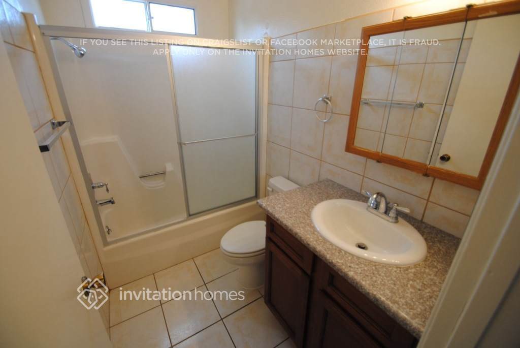 Building Photo - 6055 S 42nd St