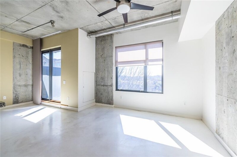 Building Photo - 335 W Ponce de Leon Ave