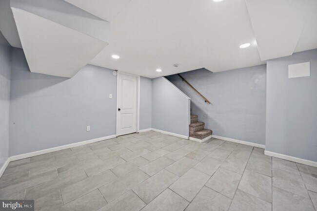 Building Photo - 1516 N Luzerne Ave
