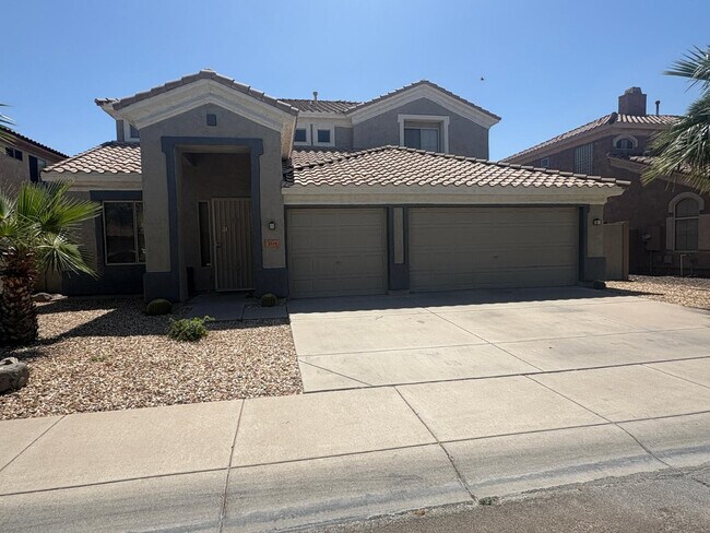 Building Photo - 2245 E Detroit St