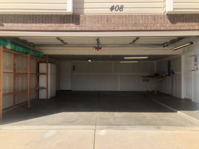 Building Photo - 408 Rollingwood Dr