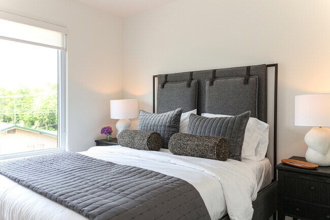 Building Photo - 279 N Richards Ave