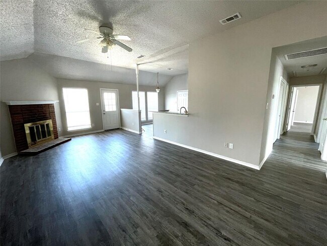 Building Photo - 8918 Quail Ridge Dr