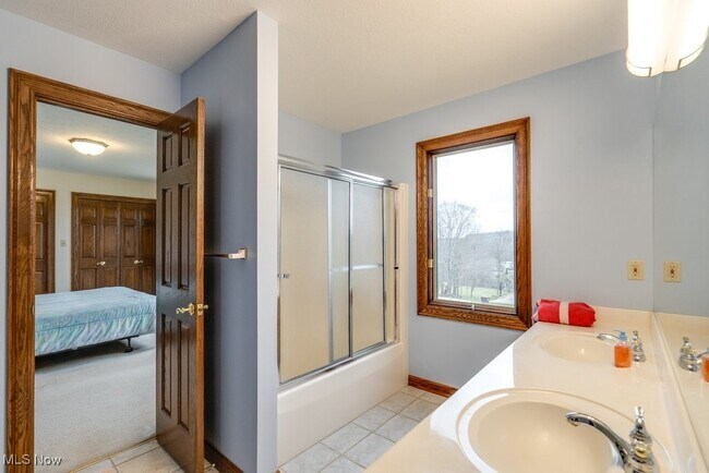 Building Photo - 4700 Barnsleigh Dr