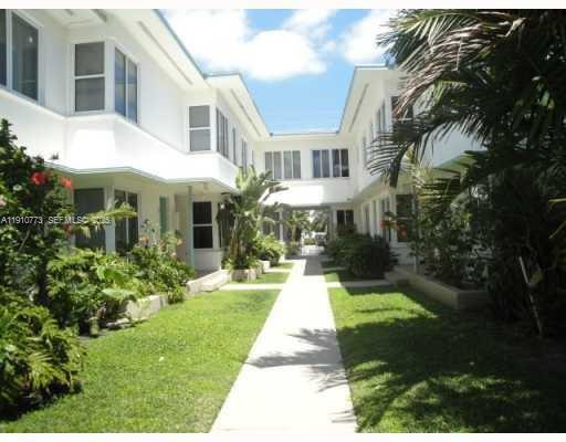 Building Photo - 1990 Bay Dr