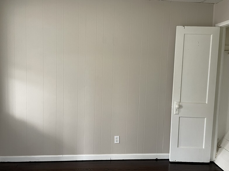 Bedroom - 384 E 9th Ave