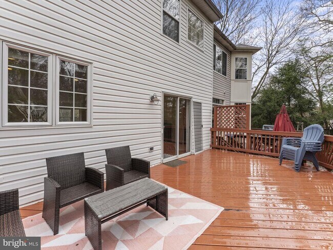 Building Photo - 8873 Royal Doulton Ln