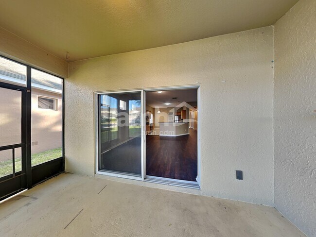 Building Photo - 5523 Remsen Cay Ln