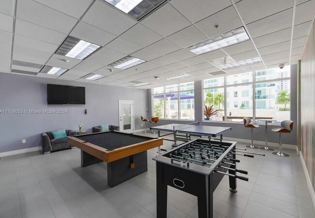 Building Photo - 1200 Brickell Bay Dr