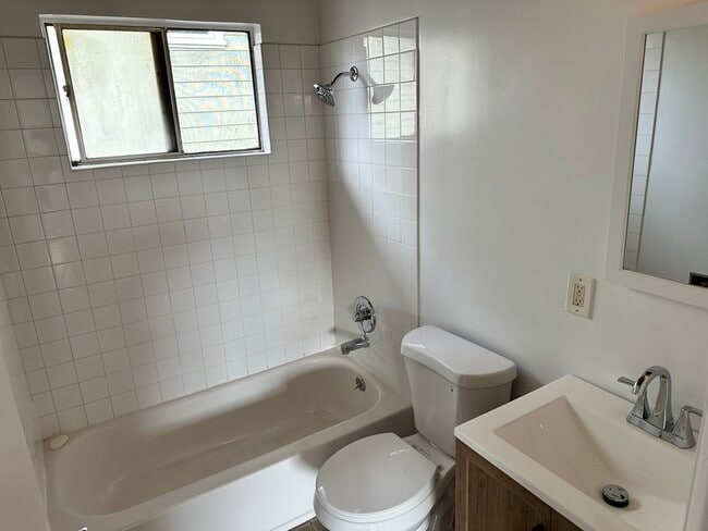 Building Photo - Cunliffe