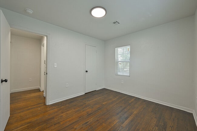 Building Photo - 1125 SW 47th St