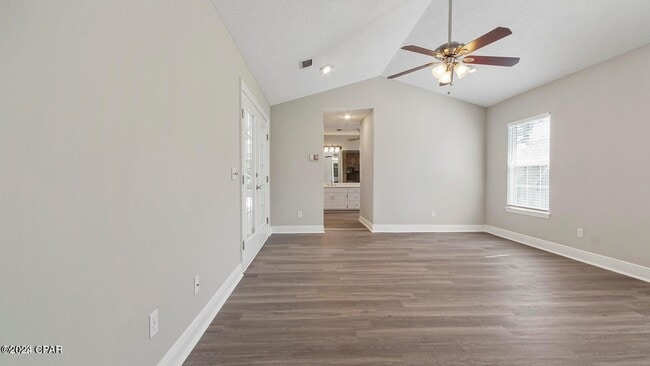 Building Photo - 104 Colony Harbour Rd