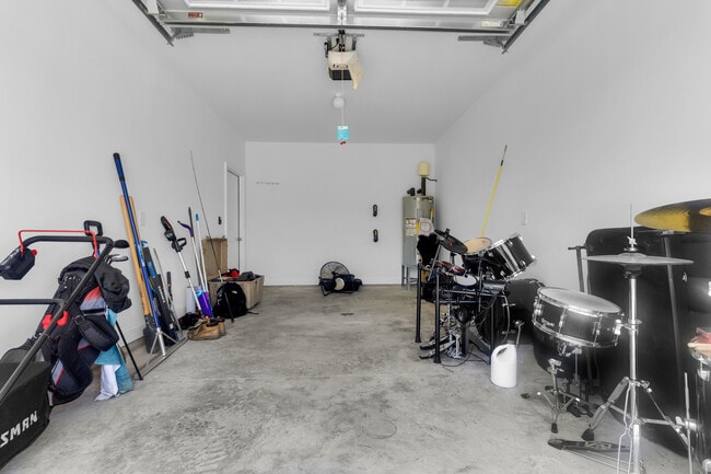 Building Photo - 139 Pasture Ln