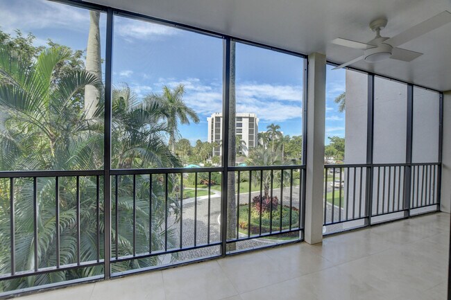 Building Photo - 6797 Willow Wood Dr