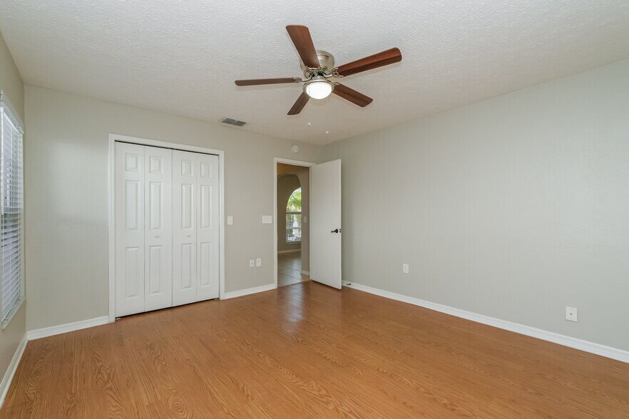 Building Photo - 4715 Whitetail Ln