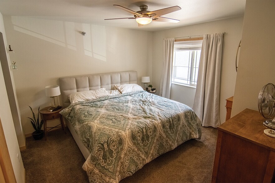 Primary Photo - 3008 Gillette St