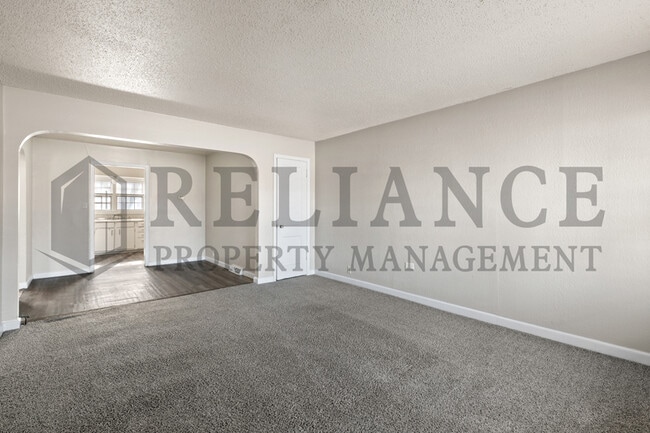 Building Photo - 1125 W 16th St N