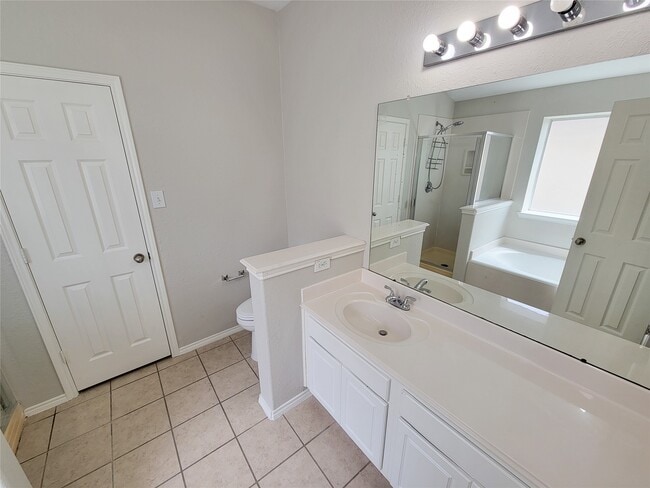 Building Photo - 7438 Fox Knoll Ln