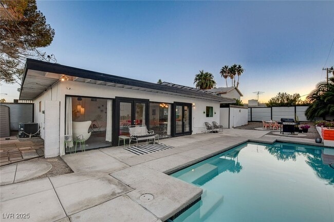 Building Photo - 1558 Aztec Way