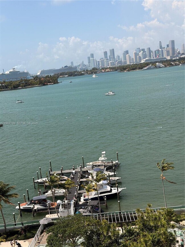 Building Photo - 1500 Bay Rd