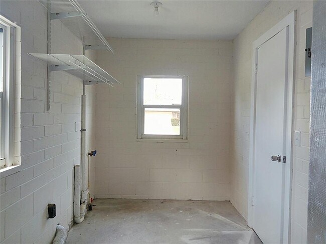 Building Photo - 264 C St