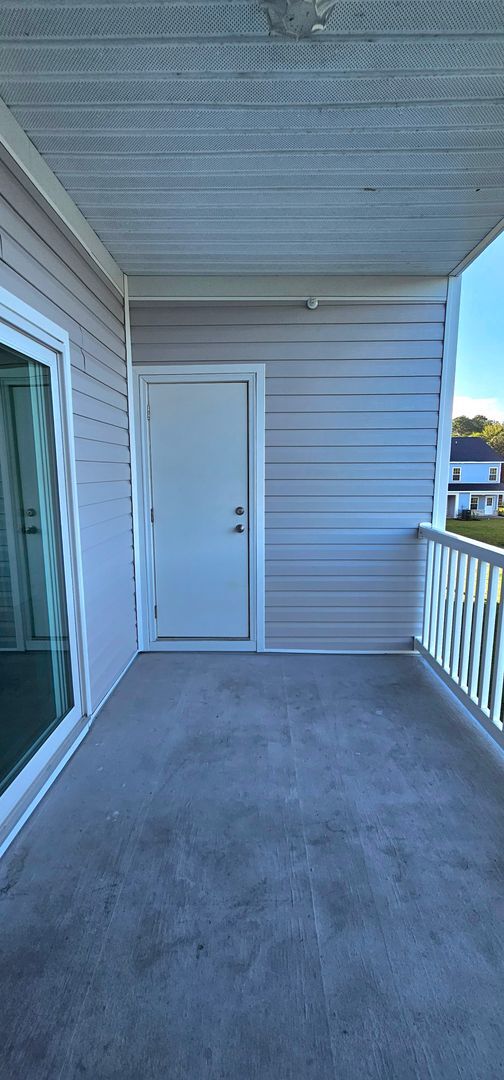 Building Photo - Beautiful 3BR/2BA Condo with Scenic Pond V...
