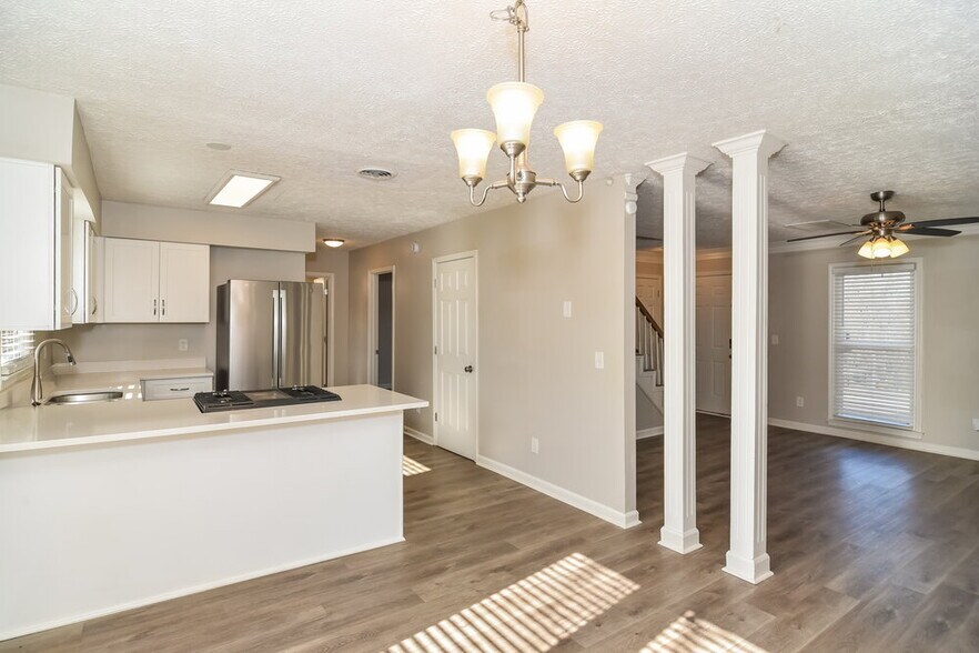 Building Photo - 1423 Marymont Dr