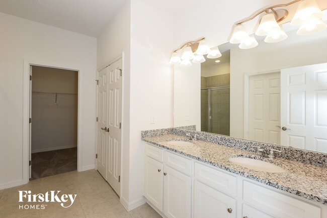 Building Photo - 1238 Ponca Rd