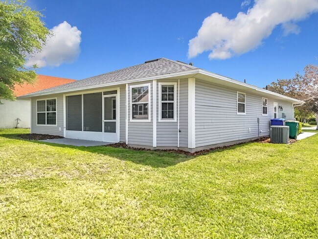 Building Photo - 2 Bedroom, 2 Bath | Lake Community | Dock & Boat Ramp Access