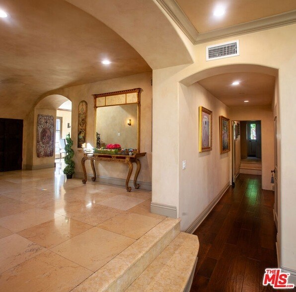 Building Photo - 3501 Caribeth Dr