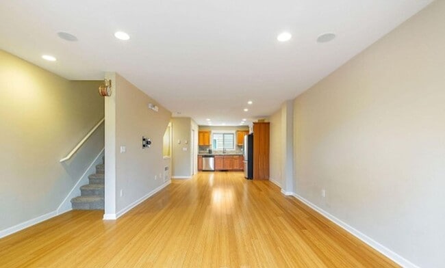 Building Photo - Energy-efficient townhome in the desirable community of Crown Hill is ready to be loved!
