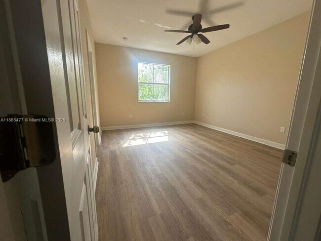 Building Photo - 1026 NE 207th Terrace