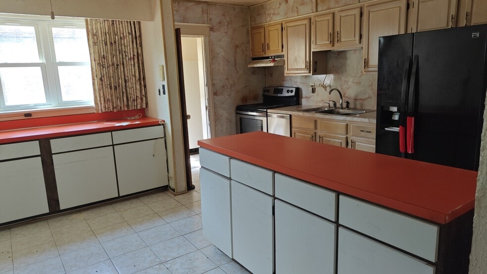 Building Photo - 347 W Milne St