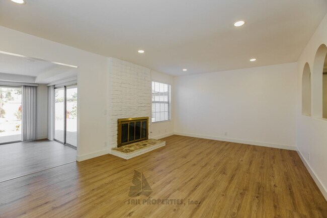 Building Photo - Newly remodeled 5-bedroom, 2.5-bath home in Cypress