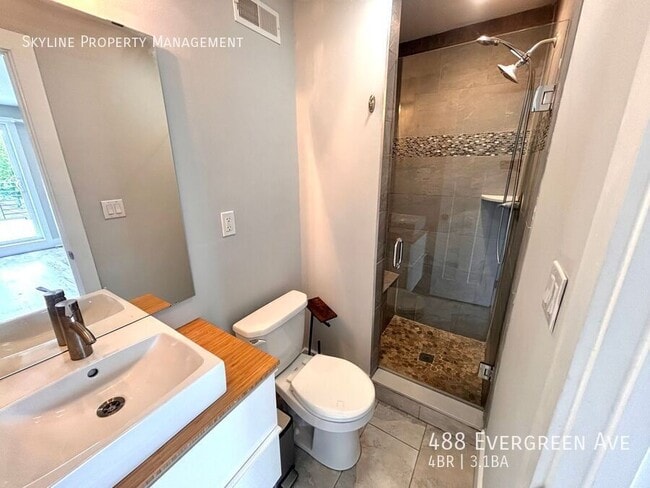 Building Photo - 488 Evergreen Ave