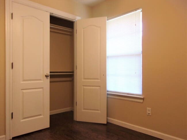 Building Photo - 3 BED 2 BATH 2 CAR GARAGE HOME- NW OKC