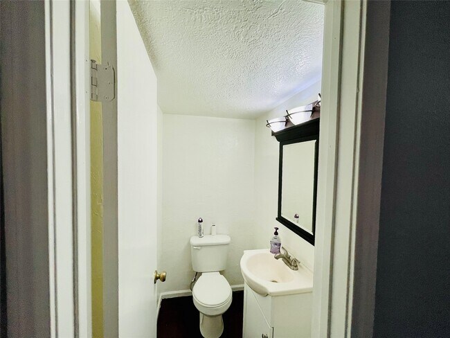 Building Photo - 2103 Place Rebecca Ln